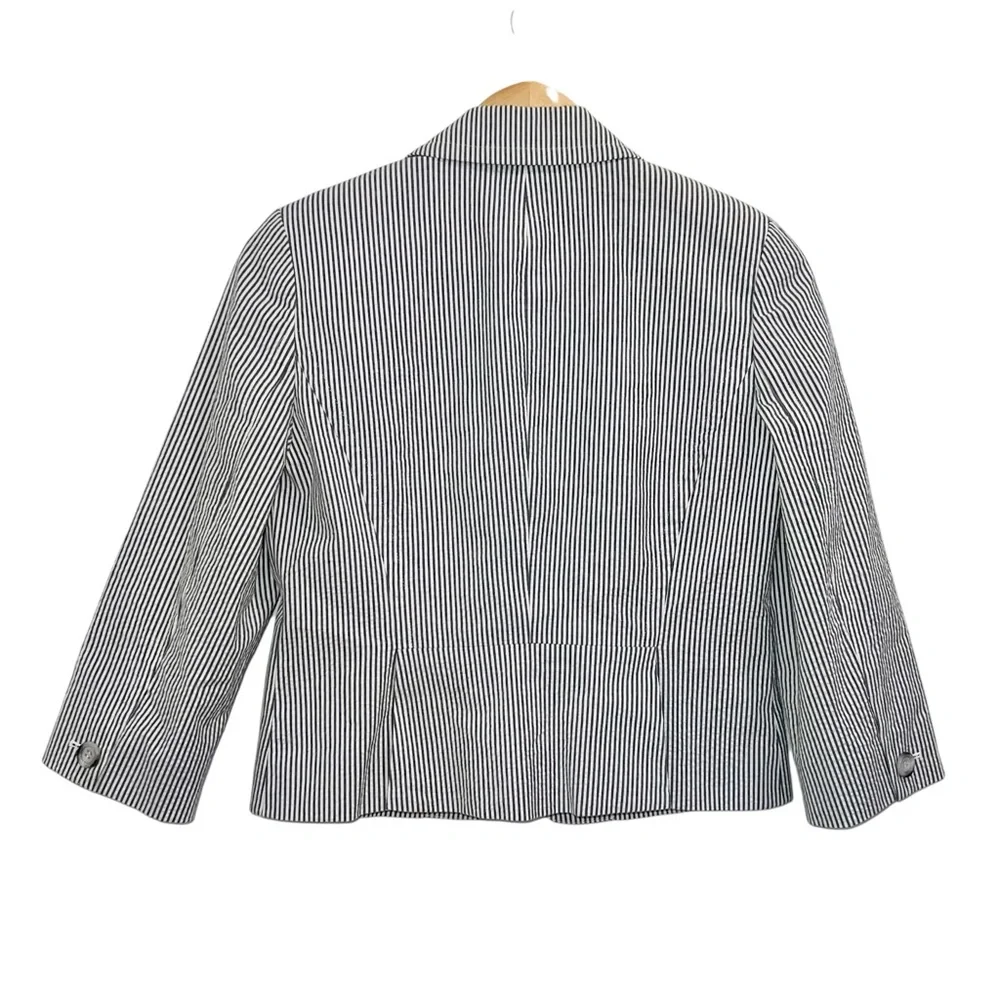 INC International Concepts Cropped Seersucker Blazer Grey & White Stripe - Picture 3 of 3